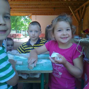 Tésztagyórás a kemencés lepénysütéshez