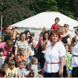 Jurta állítás és táncház az óvodában