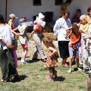 Moldvai családi táncház