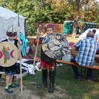 Fényképezkedés és vitézi ruhák próbája