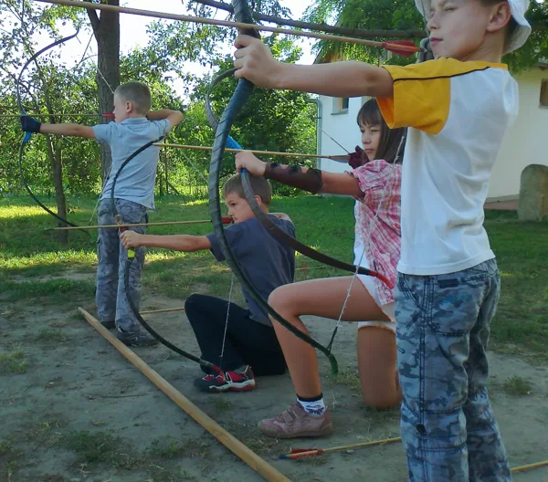 Gyermek íjászverseny