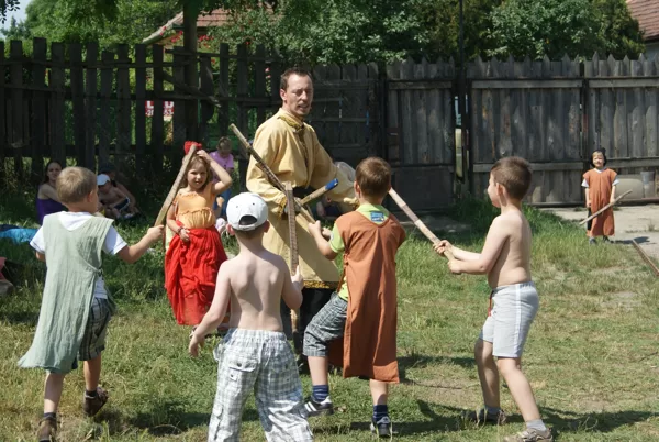 Több gyerek csatája az oktató ellen