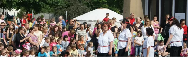 Jurta állítás és táncház az óvodában